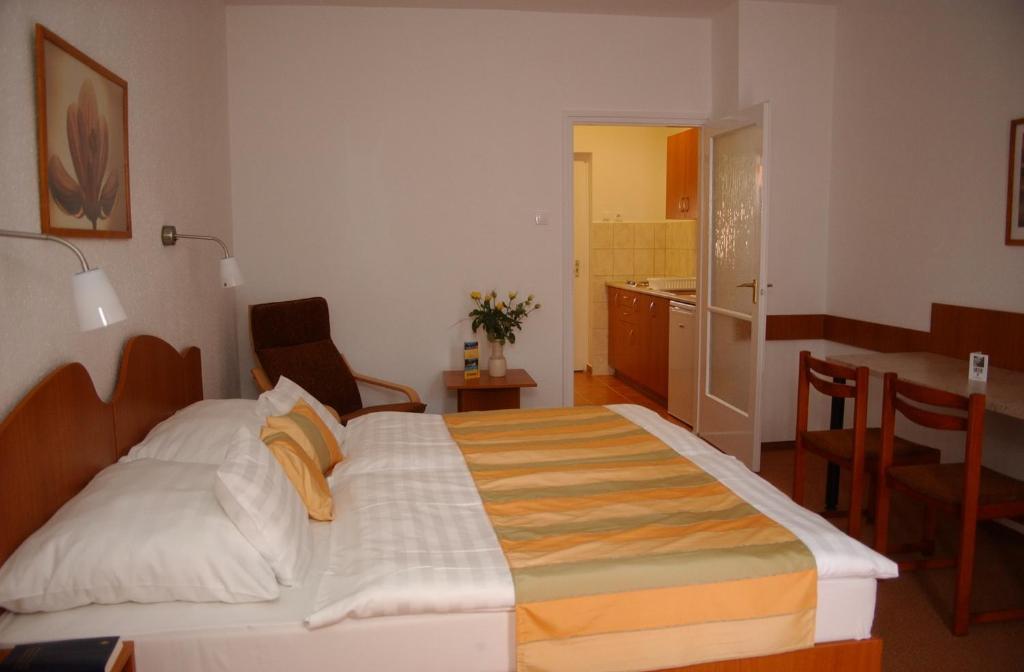 Siesta Club Apartman Harkány Rom bilde