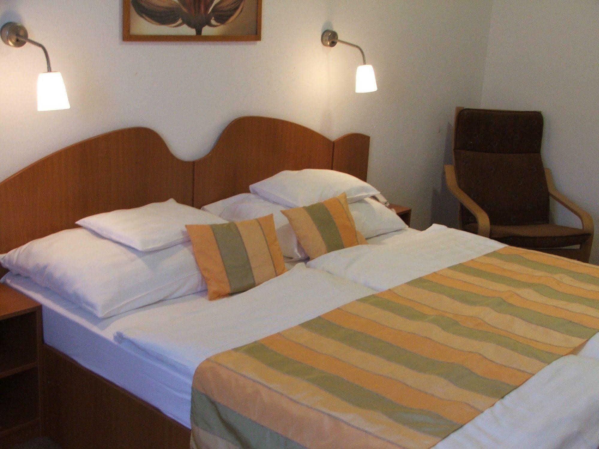 Siesta Club Apartman Harkány Eksteriør bilde