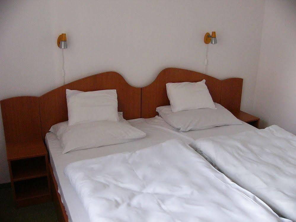 Siesta Club Apartman Harkány Eksteriør bilde