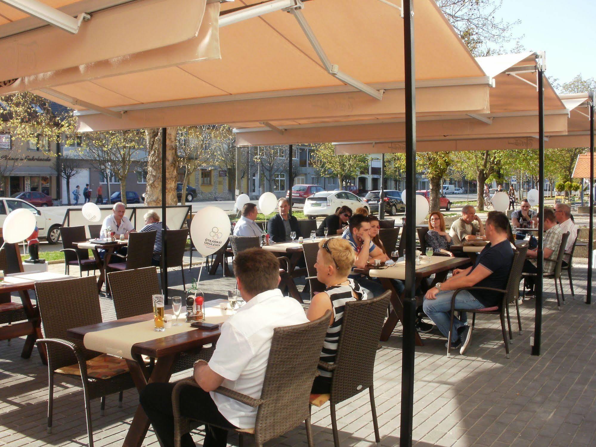 Siesta Club Apartman Harkány Eksteriør bilde