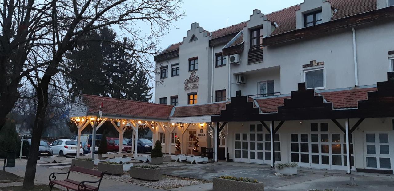 Siesta Club Apartman Harkány Eksteriør bilde